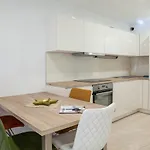 Luxury מאקרסקה
