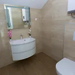 Luxury מאקרסקה
