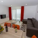 Luxury 4* מאקרסקה