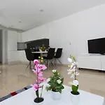 Luxury Apartment 4*