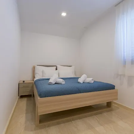 Luxury Апартаменты 4*