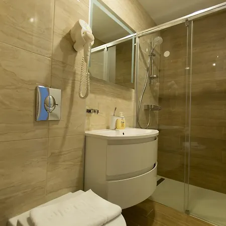 Luxury 4*