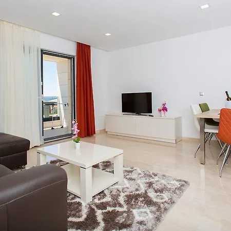 Luxury 4*